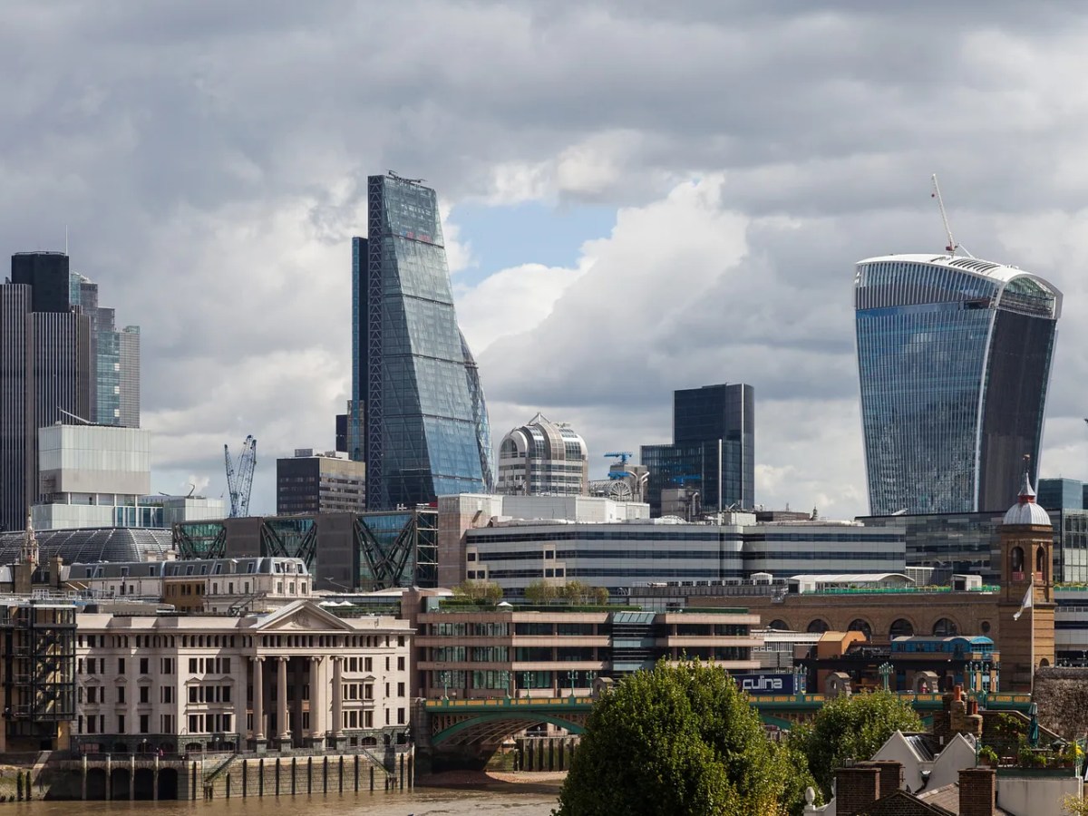 Private Equity’s Pension Shakeup, UK Spending Strategy and a Win for Mobile&nbsp;Banking